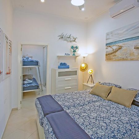 Cadizz- El Faro Del Manteca Apartment Exterior photo